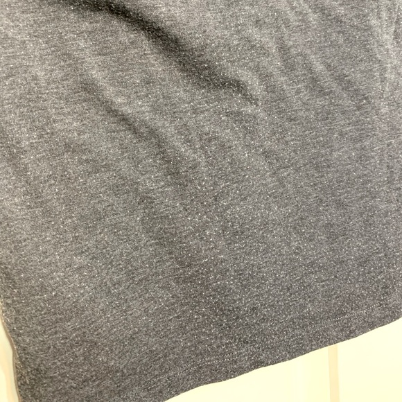 3/$16 H&M BASIC Grey Short Sleeved Scoop Neck Tee - Picture 5 of 5